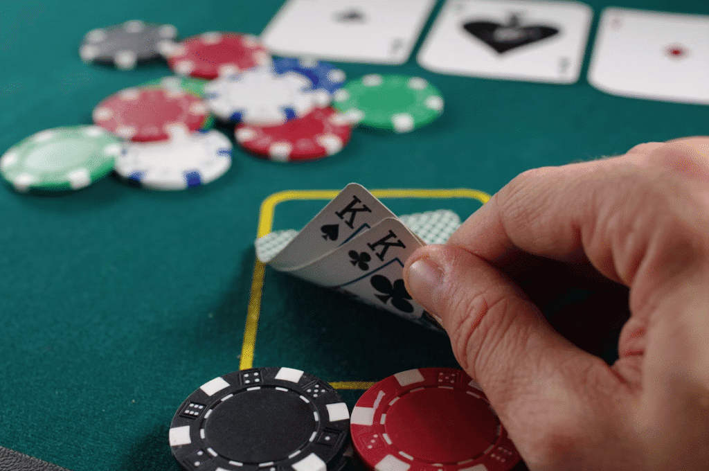 Hvorfor er poker et av de mest populære casinospillene?